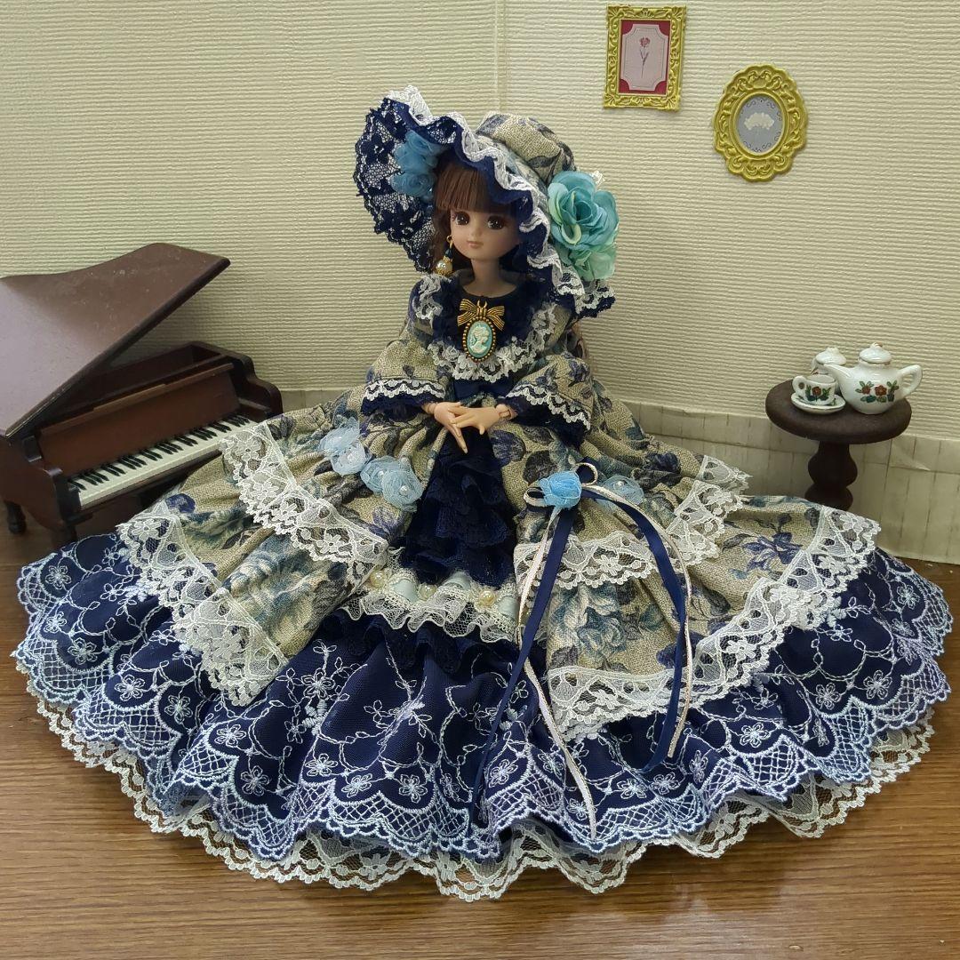 け*☆様 ジェニーフレンド27cmドール服　紺のクラシックドレス