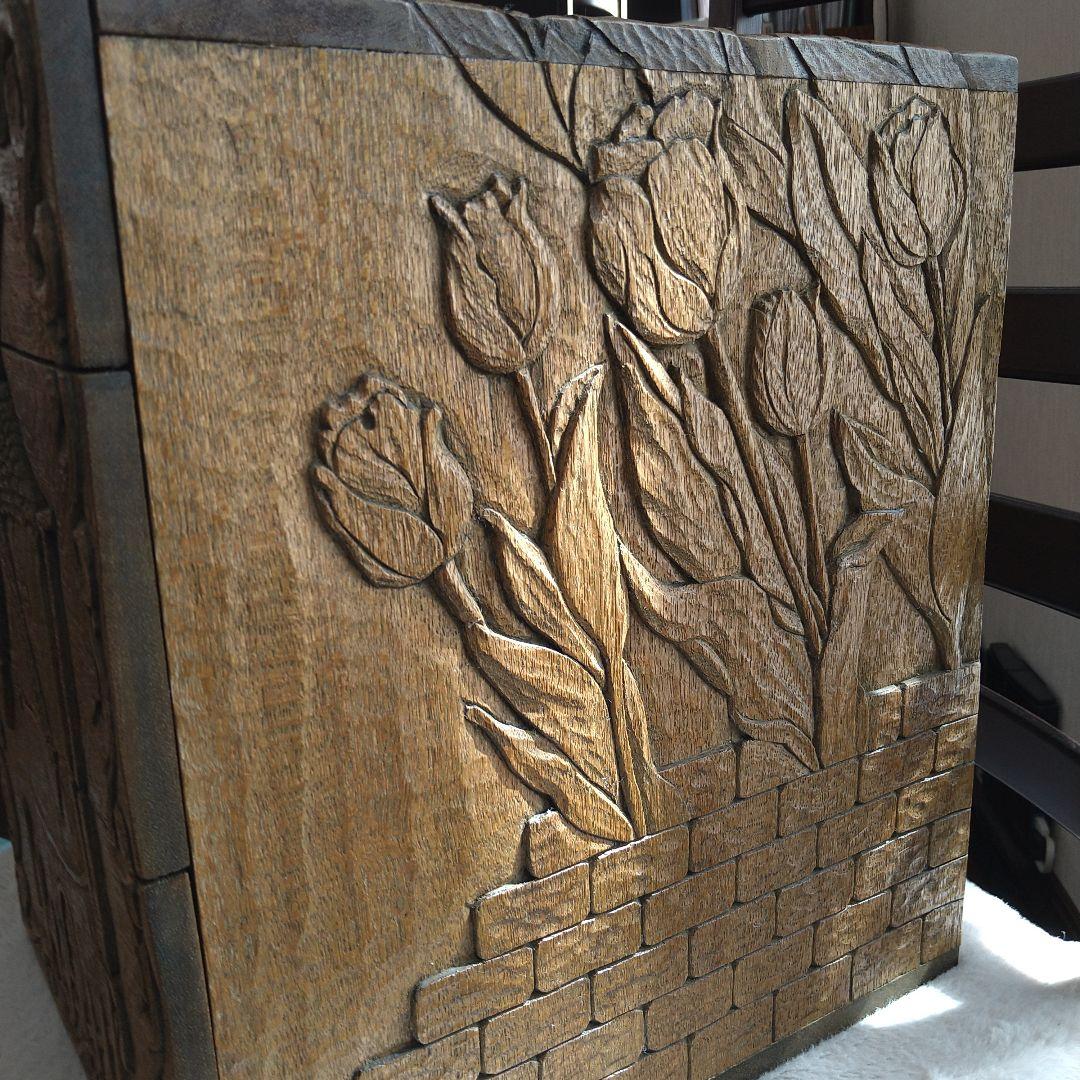 木彫りの3段チェスト