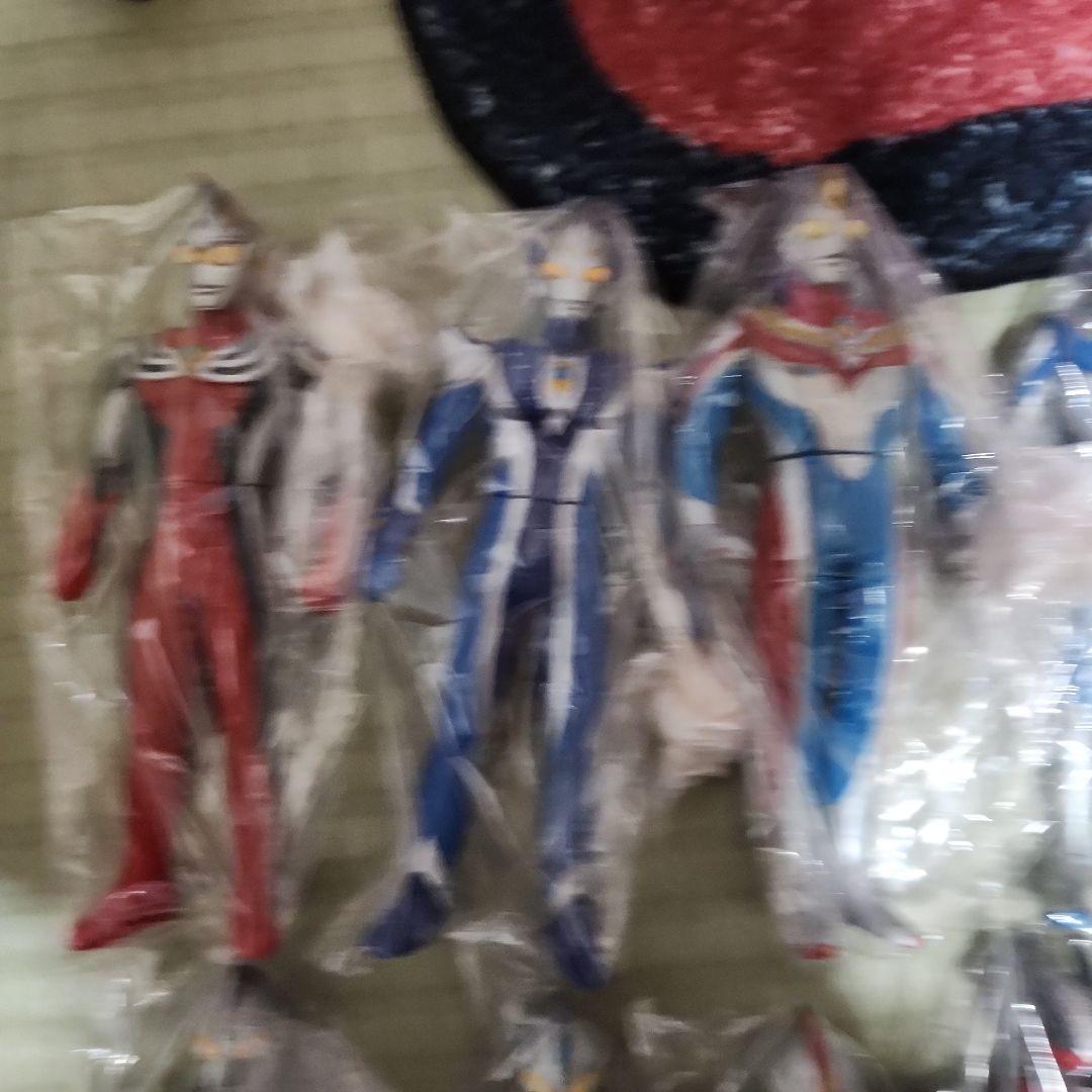 5枚目追加！ウルトラマンフィギュア セット 平成以降13体