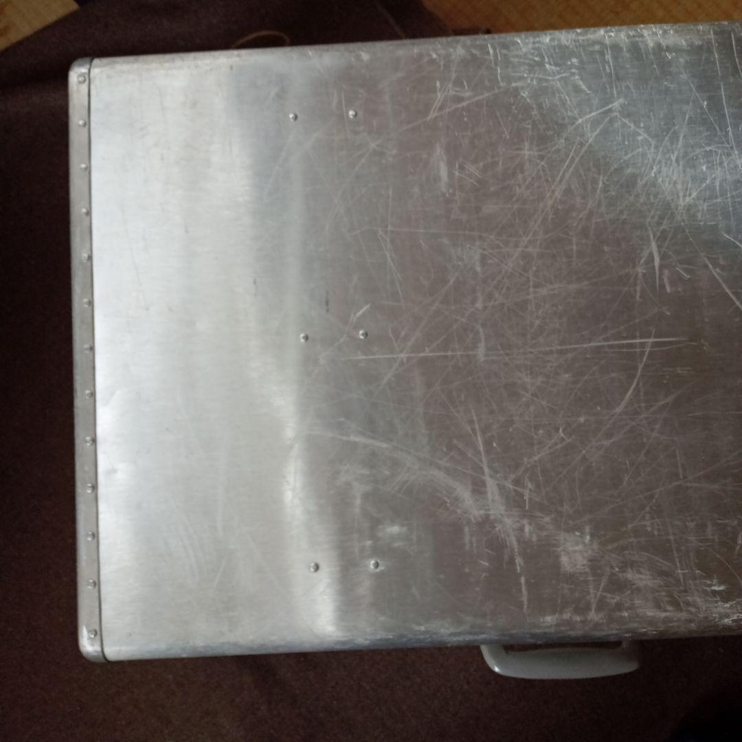 ビィンテージ　ジュラルミントランク