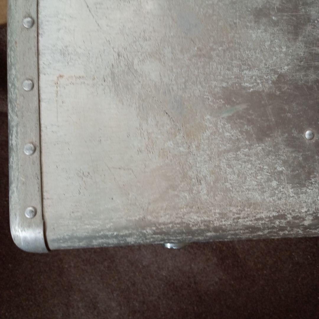 ビィンテージ　ジュラルミントランク