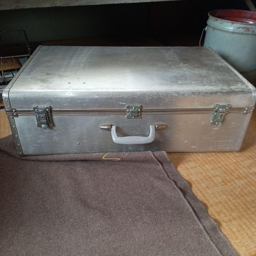 ビィンテージ　ジュラルミントランク