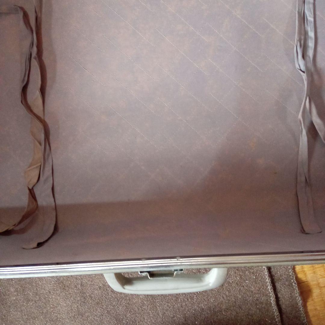 ビィンテージ　ジュラルミントランク