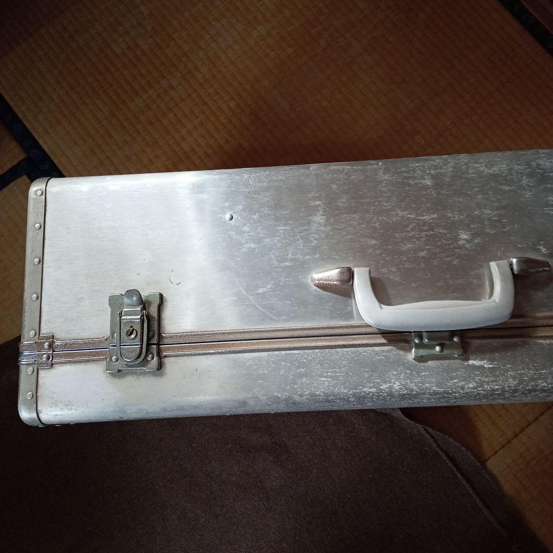 ビィンテージ　ジュラルミントランク