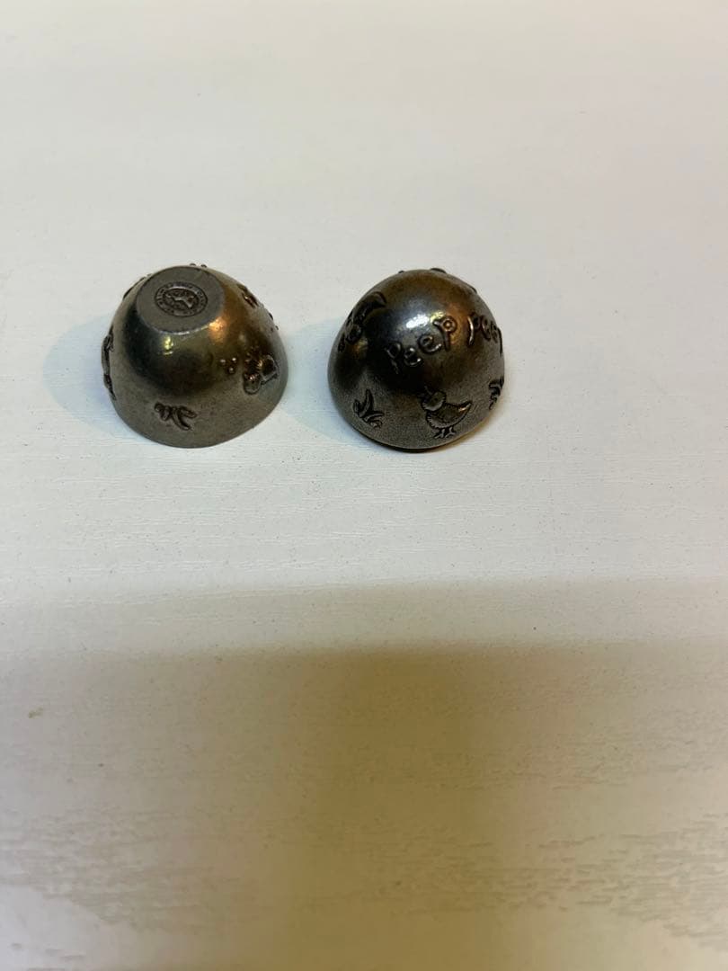 ダンフォースピューターの卵型の銀の小さな小物入れ