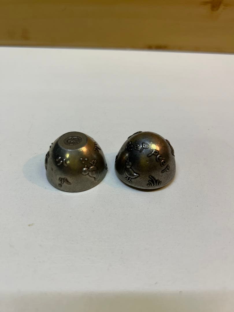 ダンフォースピューターの卵型の銀の小さな小物入れ