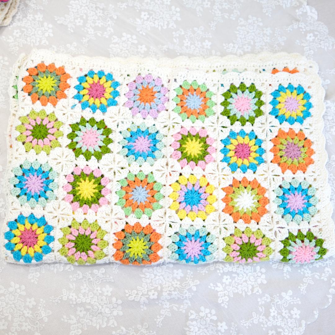 【未使用】ハンドメイドかぎ針編みブランケット