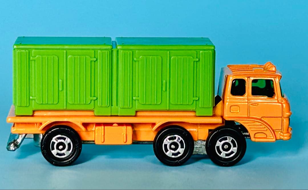 トミカ黒箱 90 フソウ コンテナ トランスポーター