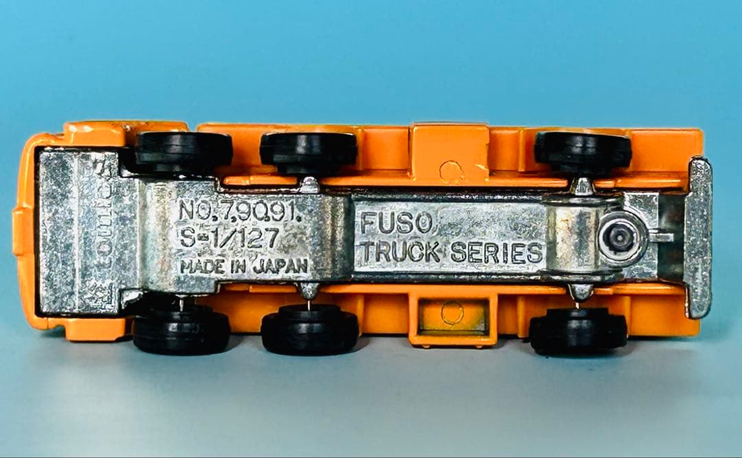 トミカ黒箱 90 フソウ コンテナ トランスポーター