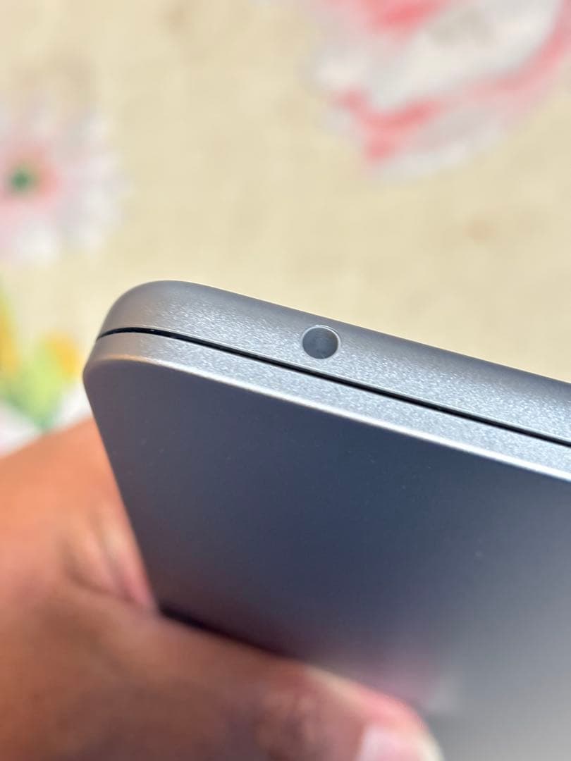 MacBook Air 2025 13インチ充放電8回 バッテリー100%