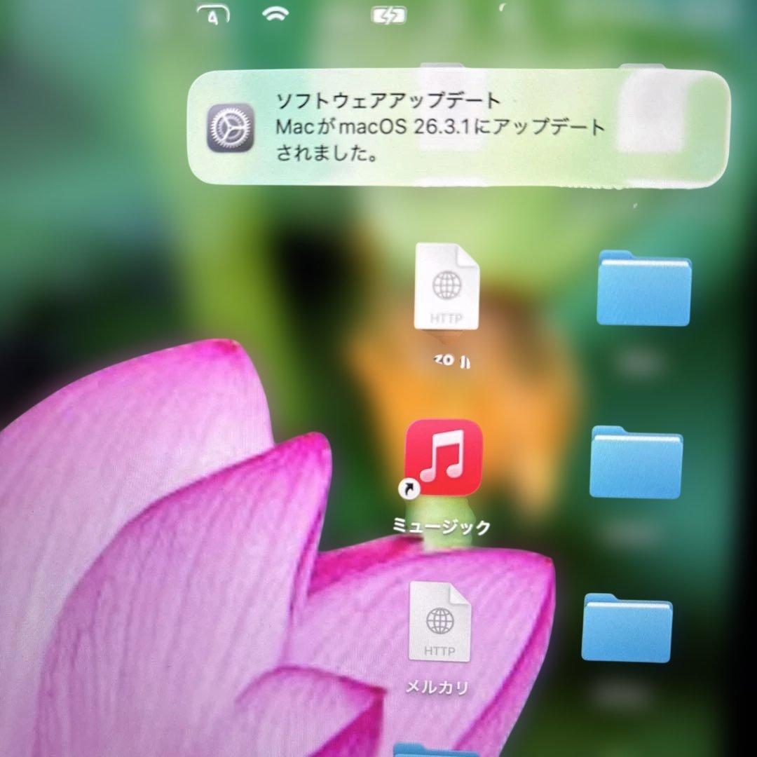 MacBook Air 2025 13インチ充放電8回 バッテリー100%