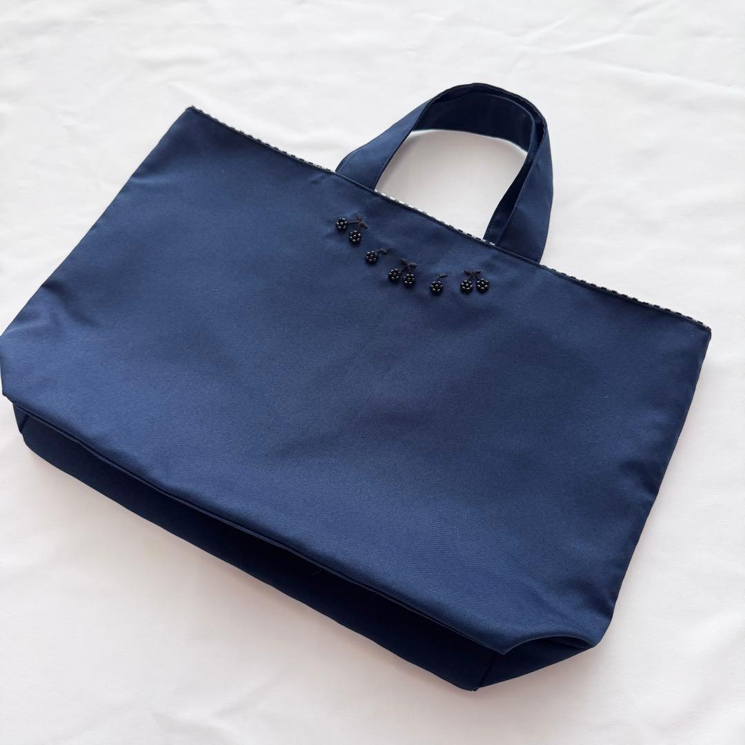 手刺繍トート　チェリー×リバティ風花柄　サブバッグにも♪