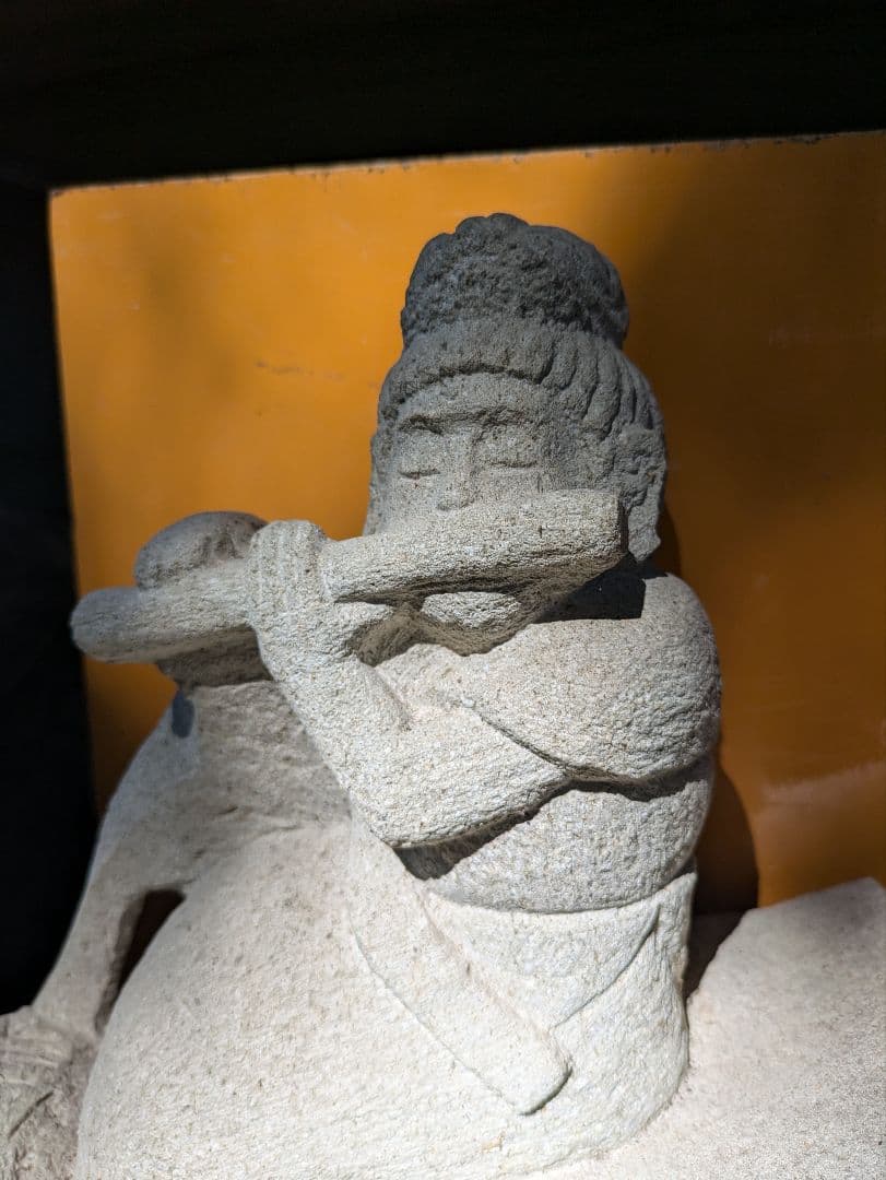 石仏、雲中菩薩、笛吹く菩薩、倉田辰彦作