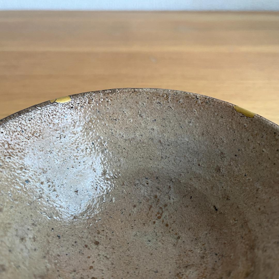 唐津茶碗 伝来記載箱・仕覆付 口部金繕い 高5.5cm φ14.0cm