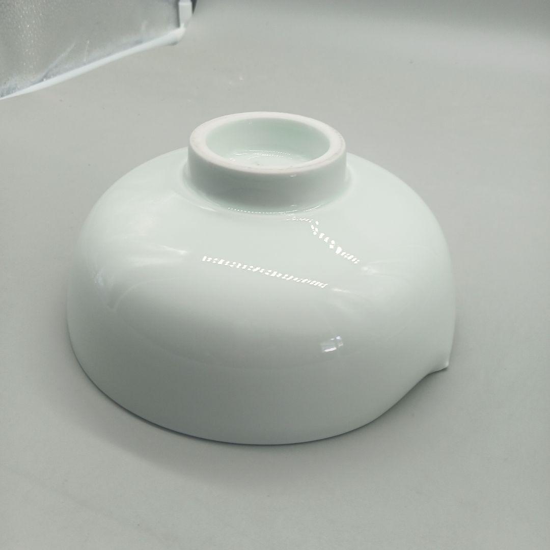 波佐見焼春右衛門窯　手作り青白磁桃形鉢