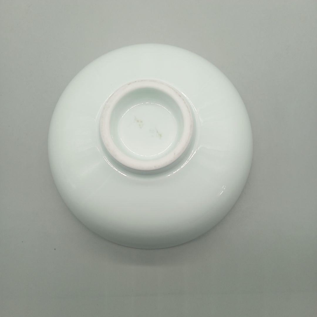 波佐見焼春右衛門窯　手作り青白磁桃形鉢