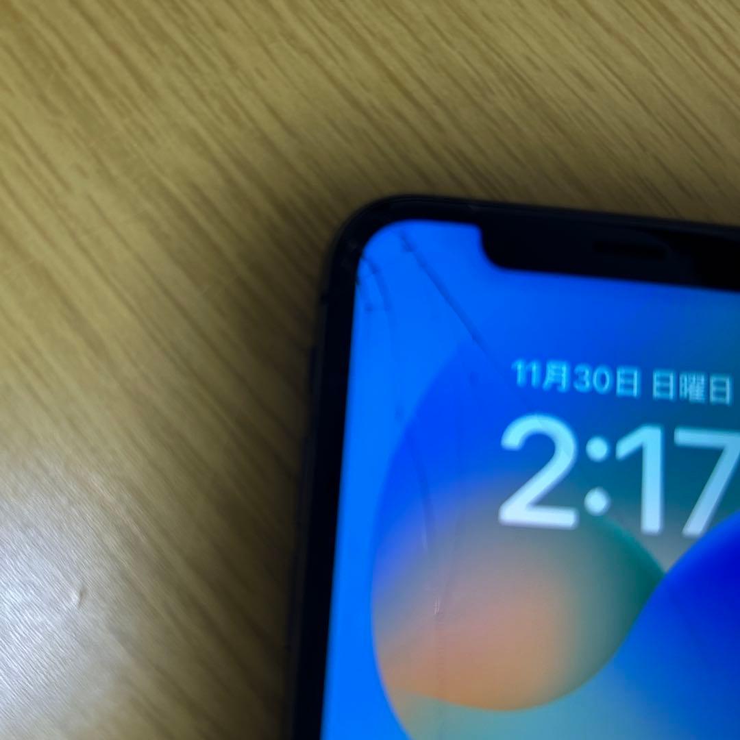 iPhone ブラック 画面ひび割れあり