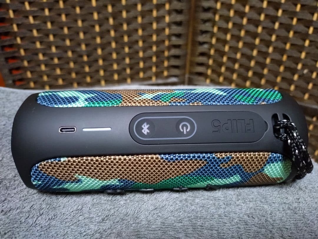 JBL FLIP5 迷彩 Bluetooth スピーカー