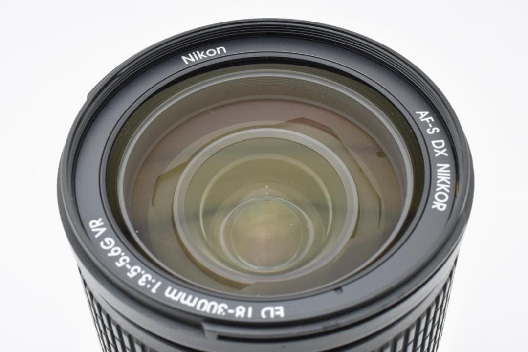 ニコン Nikon AF-S DX NIKKOR 18-300mm 4621