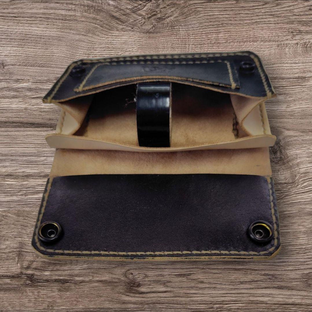 ミドル サイズ トラッカーウォレット 濃い茶×黒 (53)