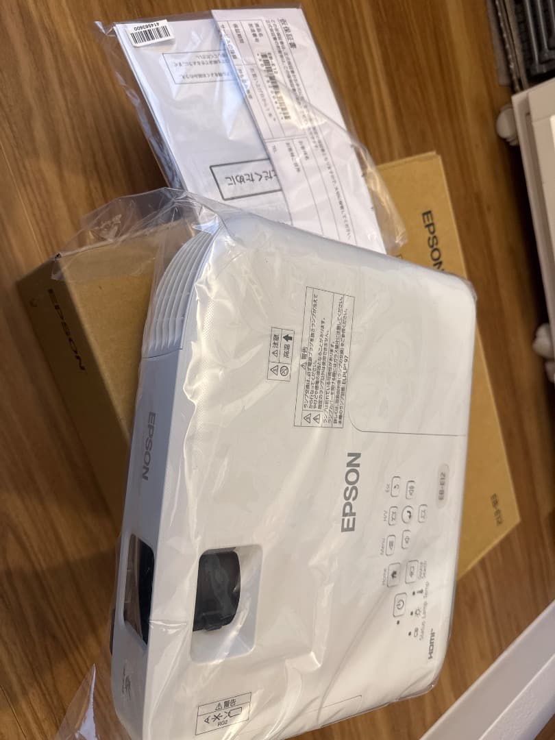 【新品、開封のみ】エプソン EB-E12 ビジネスプロジェクター