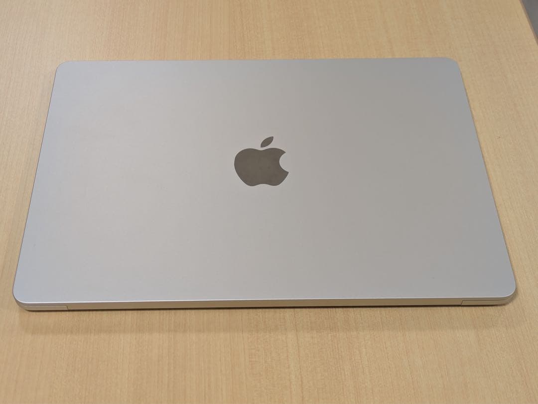 MacBook air M2 メモリ16GB SSD256GB