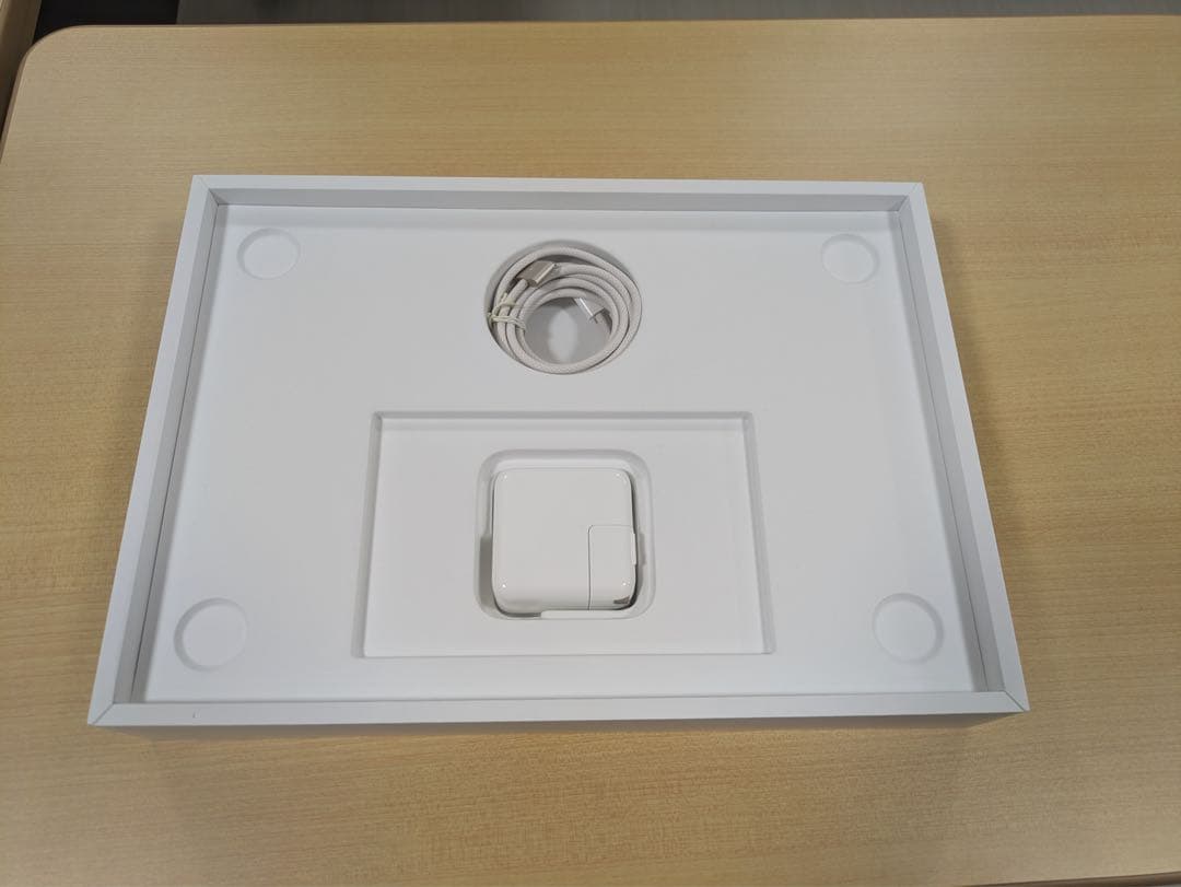 MacBook air M2 メモリ16GB SSD256GB