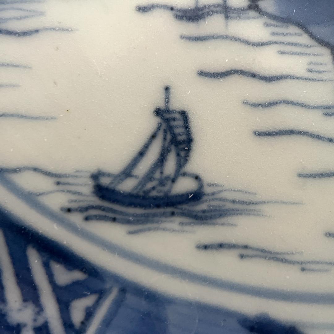 古伊万里 染付 楼閣山水図 皿（時代箱付）φ21.9cm