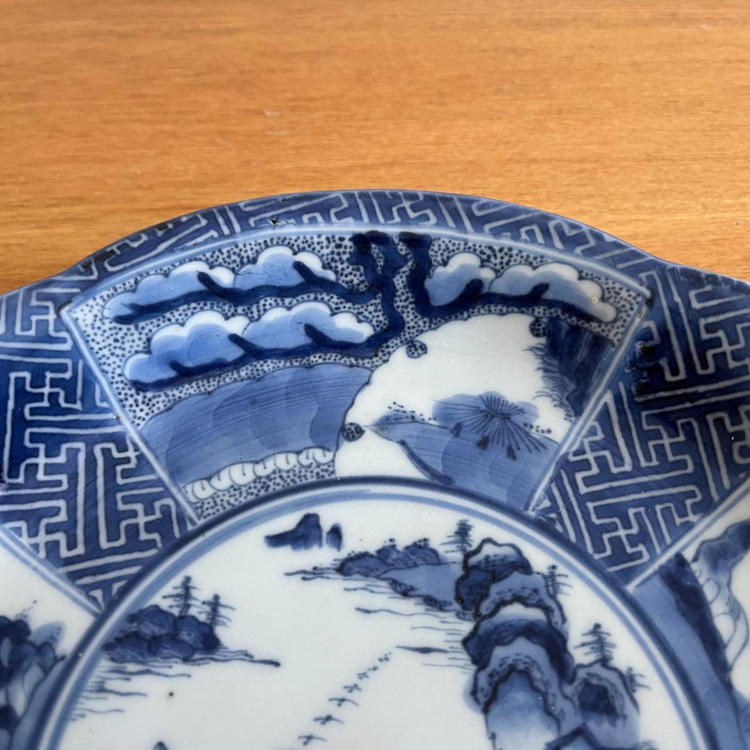古伊万里 染付 楼閣山水図 皿（時代箱付）φ21.9cm
