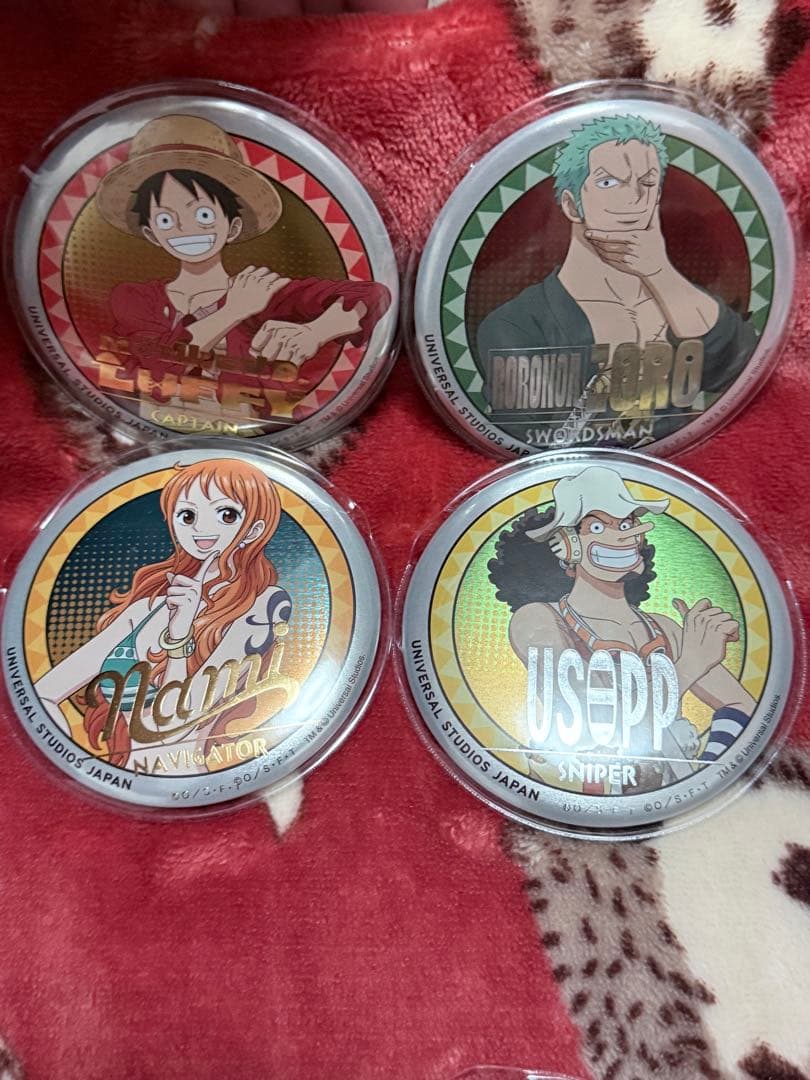 ユニバ　ワンピース　プレミアサマー2025 缶バッジ16枚セット