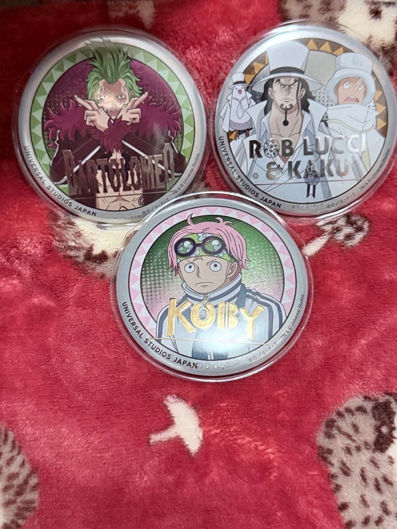 ユニバ　ワンピース　プレミアサマー2025 缶バッジ16枚セット