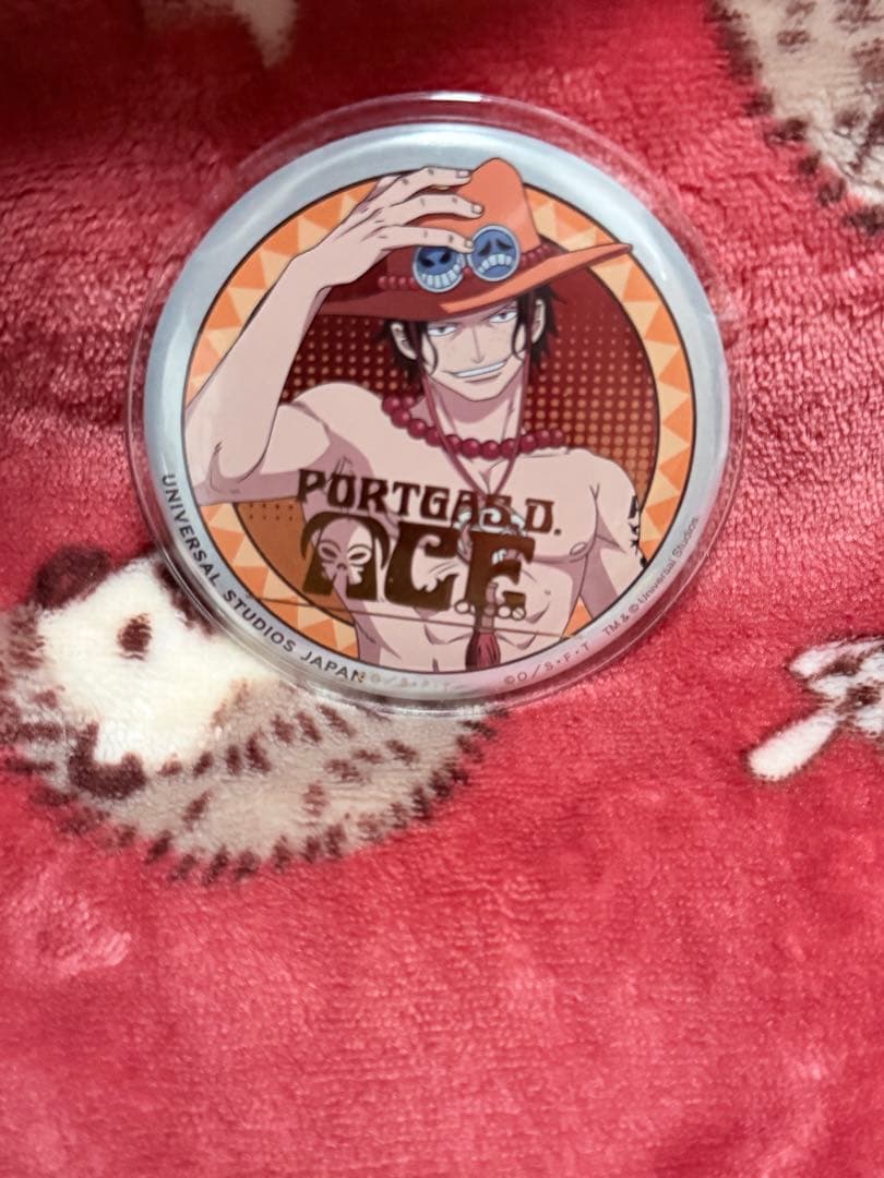 ユニバ　ワンピース　プレミアサマー2025 缶バッジ16枚セット