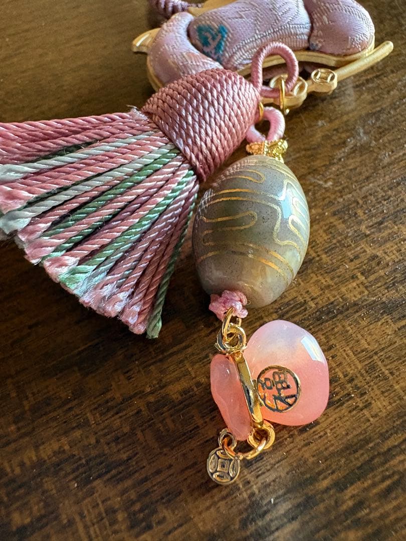 売約済み　中国伝統の織物のキーホルダーに無界法器金線天珠