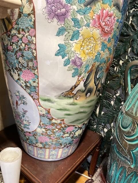 大型陶磁器花瓶 色鮮やかな花と鳥の模様