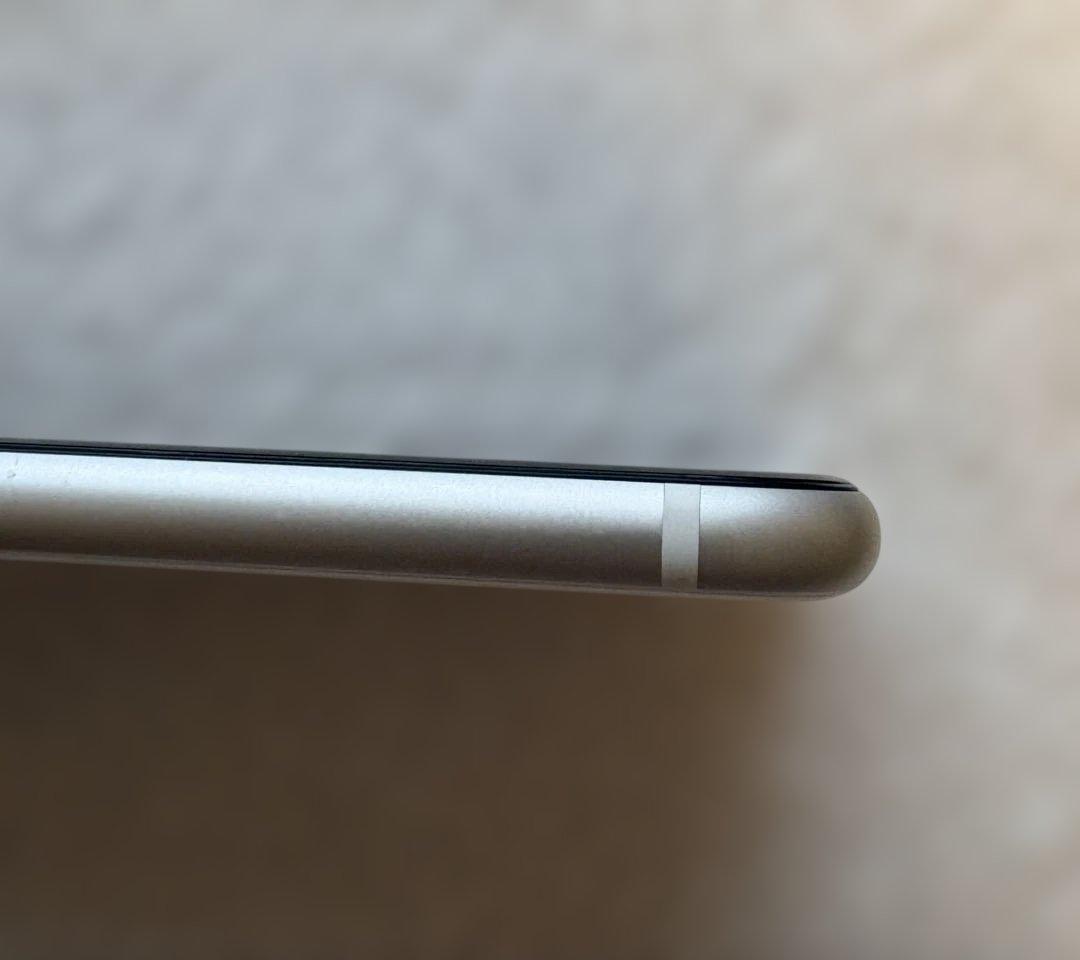 iPhone SE 本体 (第2世代) ホワイト 64GB