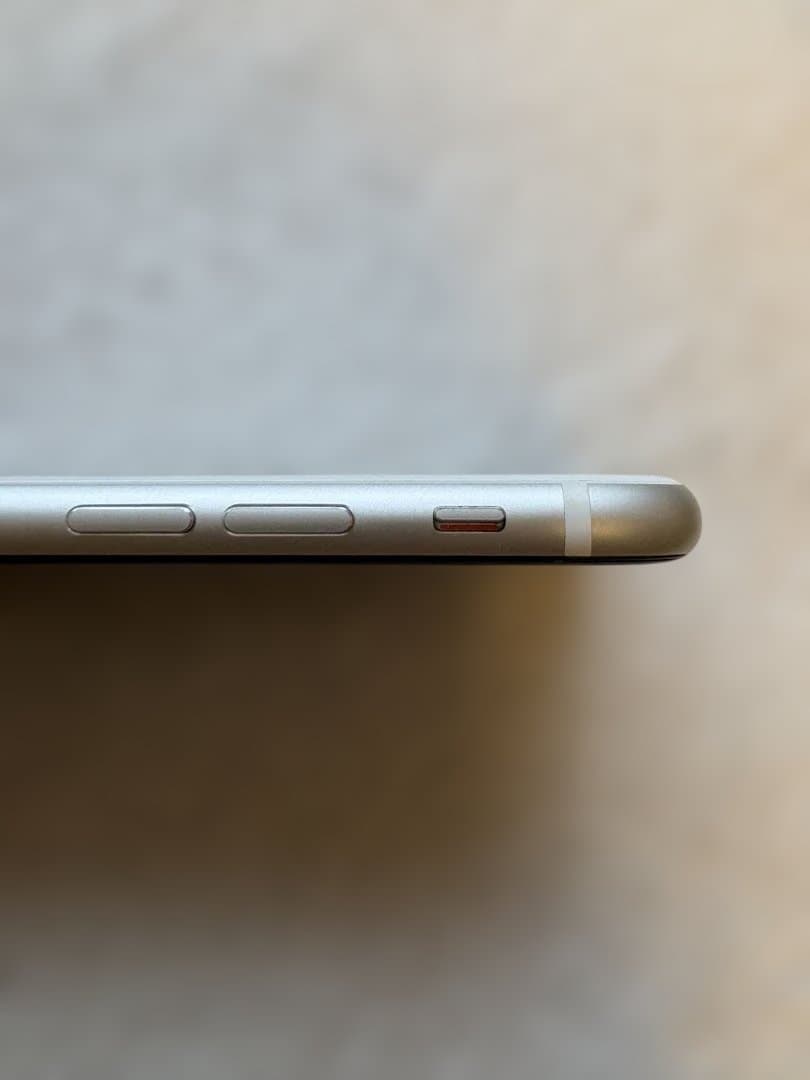 iPhone SE 本体 (第2世代) ホワイト 64GB