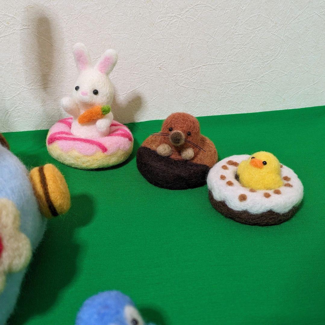 yano-kun 羊毛フェルト 作品 おかしパレード