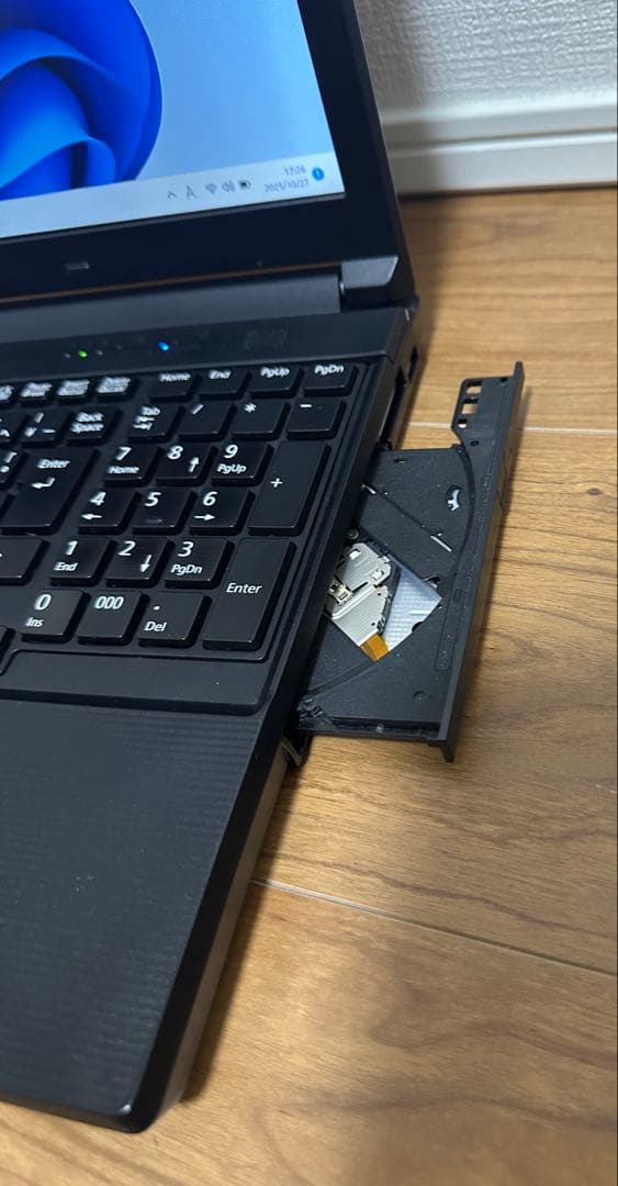 LIFEBOOK A576／P i5 8GB／SSD250GB 15.6インチ