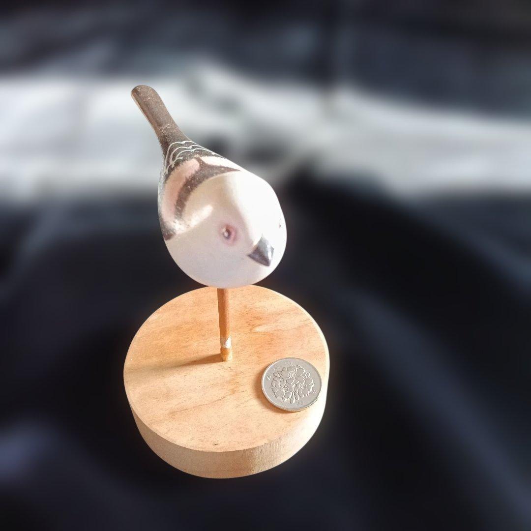 27.木製 鳥シマエナガの彫刻 小型