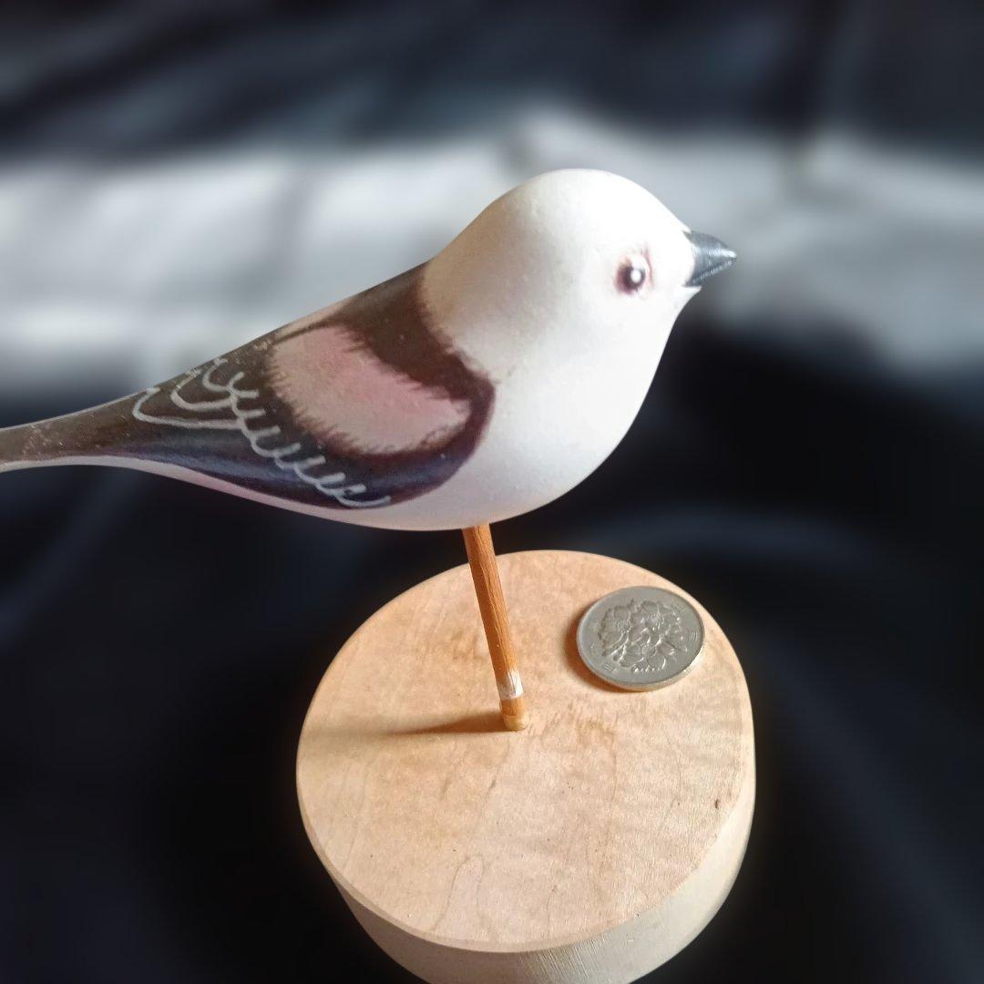 27.木製 鳥シマエナガの彫刻 小型