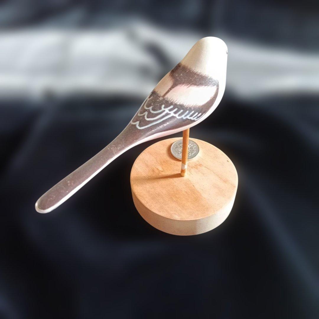 27.木製 鳥シマエナガの彫刻 小型