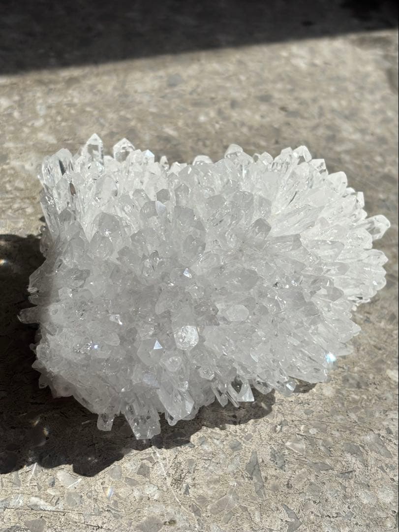 中国四川省産　菊花水晶クラスター　純白　キラキラ　553g