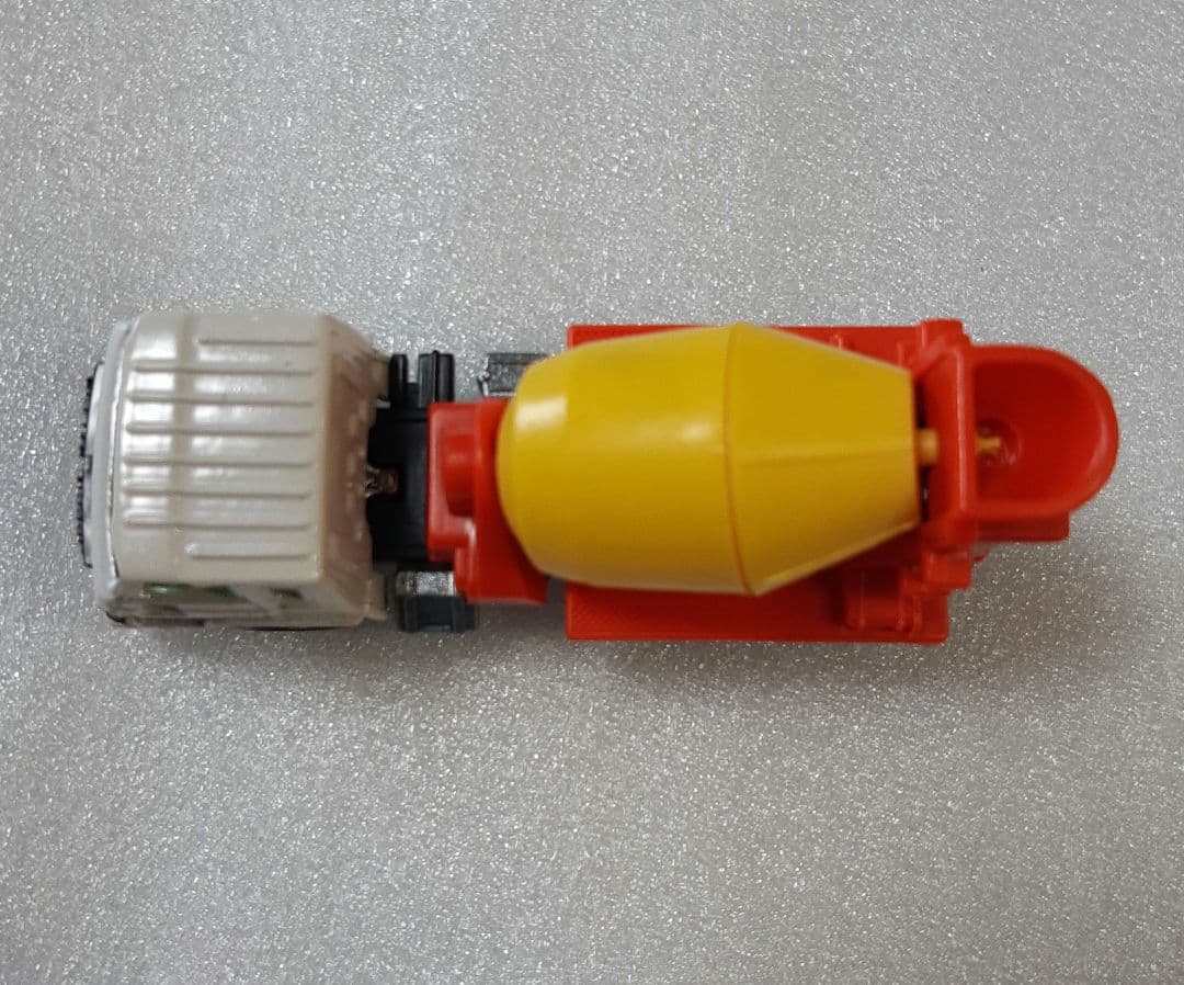 トミカ 53 ニッサン ディーゼル ミキサー車 TOMY