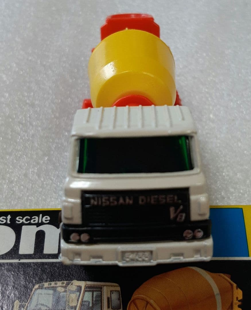 トミカ 53 ニッサン ディーゼル ミキサー車 TOMY