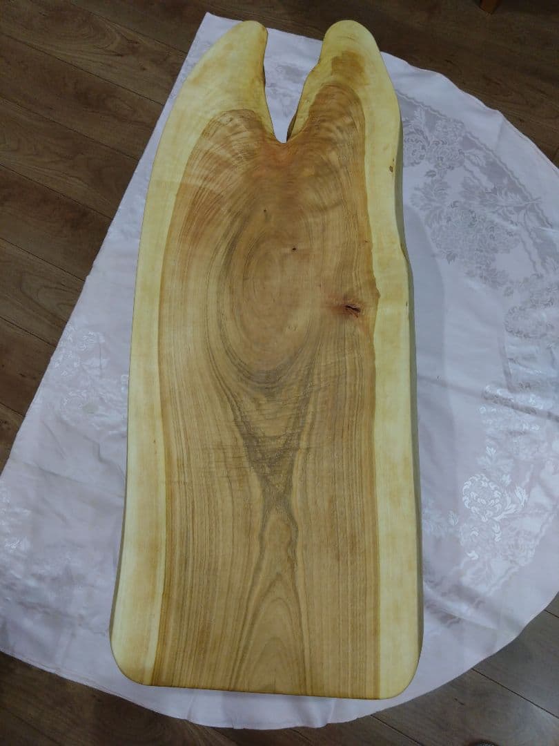 桜の木のローテーブル⑭　値下げ❕桜の模様が綺麗な耳付テーブル　リビング、ソファー