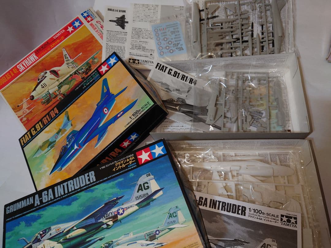 当時物プラモデル　戦闘機　ヘリコプター　零戦　1/100 希少レア　８個セット！