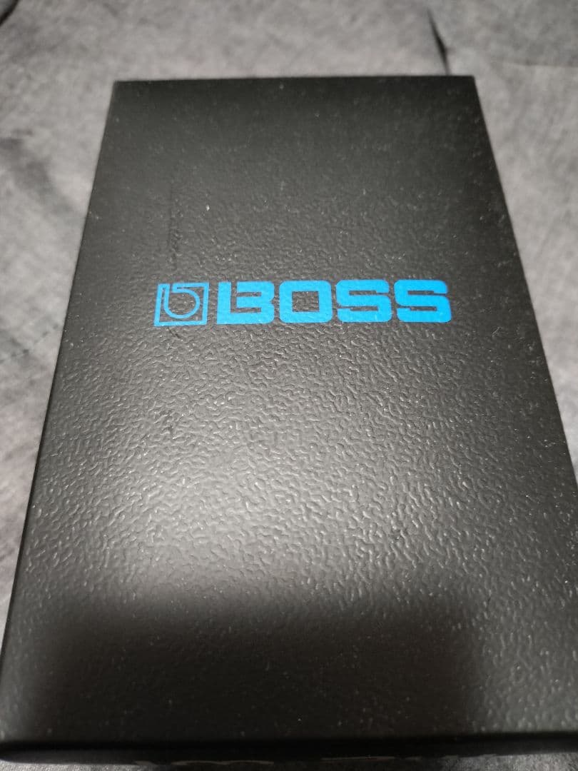 新品　BOSS HM-2w Heavy l ギターエフェクター　保証書付