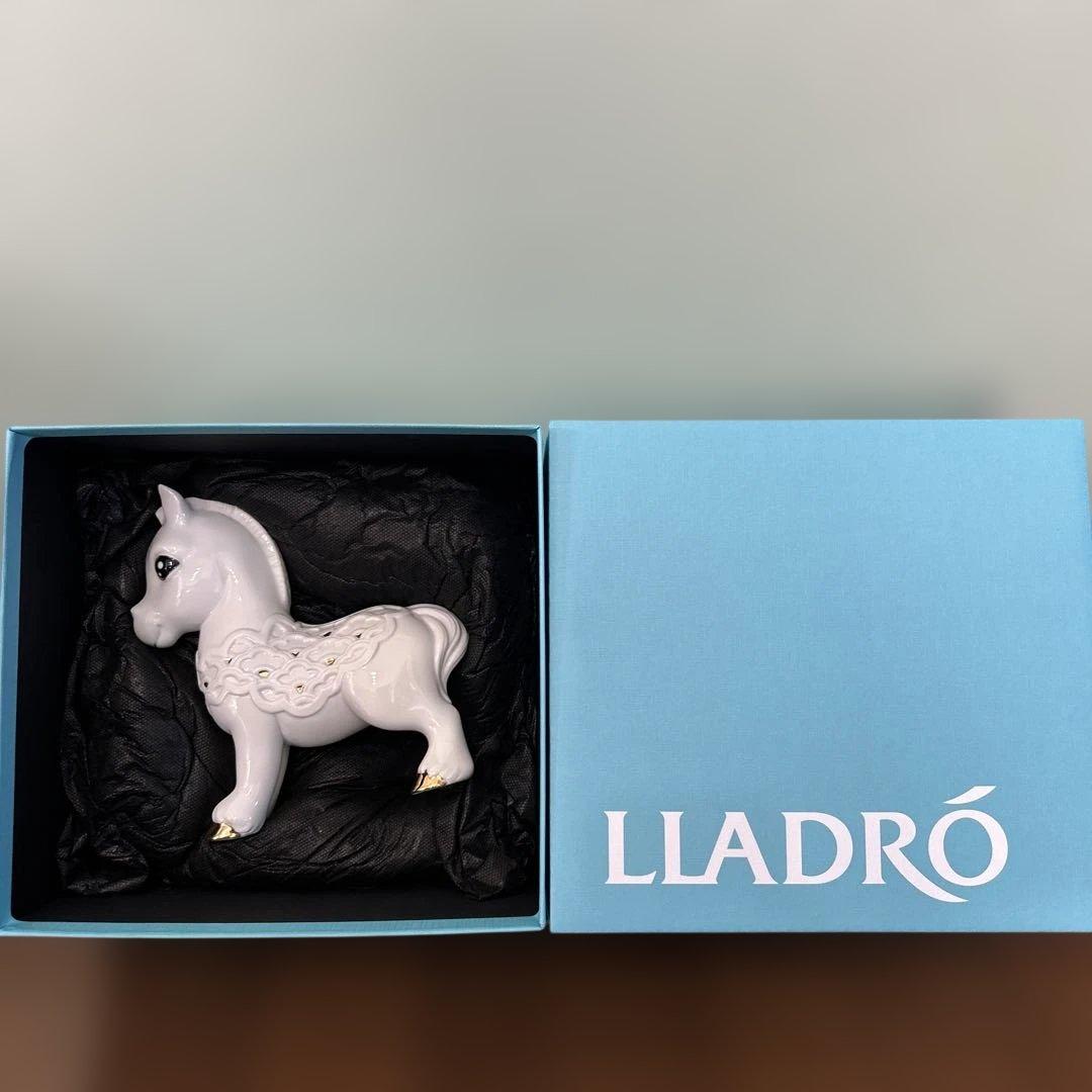 LIADRÓ ホワイト馬の置物 約10cm