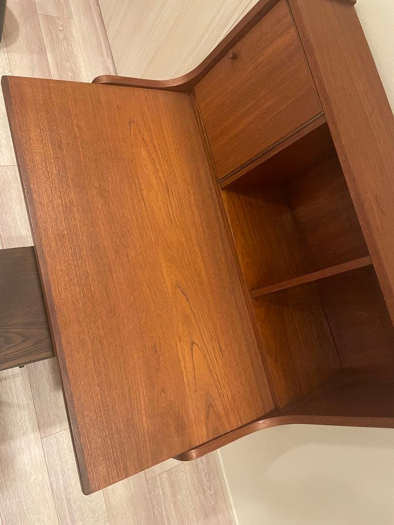 rii　lewis デンマーク　ライティングビューロー