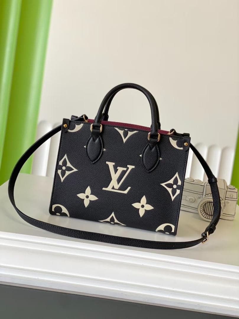 Louis Vuitton黒いハンドバッグ